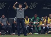 Estilo de Zé Ricardo começa a aparecer no Vasco, mas saída precoce faz Gilberto virar dúvida