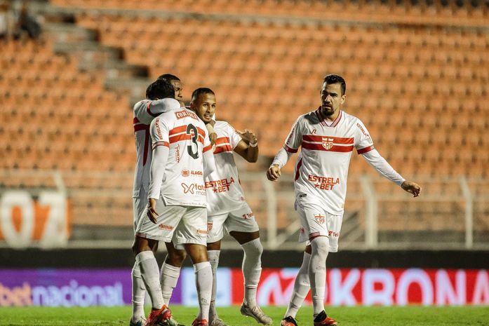 CRB comemora vitória contra o Ituano