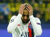 Neymar é criticado por jornal espanhol após futevôlei na quarentena com os amigos
