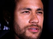 Defesa de Neymar afirma que atacante vai se apresentar voluntariamente à policia