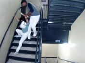 Vídeo: Jogador agride brutalmente namorada e é flagrado por câmera de segurança