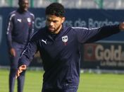 Volante do Bordeaux, Otávio avalia confronto com o invicto e líder PSG: “Difícil, mas não impossível”