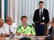 Presidente Jair Bolsonaro publica foto com camisa pirata do Palmeiras