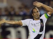 Edmundo chora na TV e revela que tem medo de comparecer a jogos em São Januário