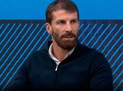 Comentarista relembra depressão e chora em live: "Estava no fundo do poço"