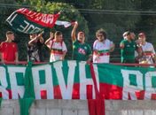 Proibida de entrar, torcida da Portuguesa aluga caminhão para ver jogo na Série D