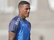 Vasco deve ter volta de três jogadores que tiveram Covid-19 contra o Defensa y Justicia