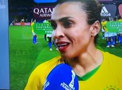 Marta se emociona e pede renovação no futebol feminino