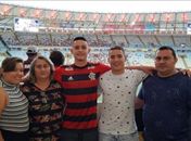 Sobrevivente de incêndio no Ninho, Caun Emanuel vai ao Maracanã assistir ao Fla-Flu