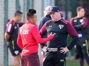 Pintado atribui a Cueva decisão de não ter jogado contra o Santos
