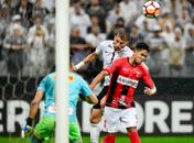 Cássio sai com dores, mas não deve ser problema para o Paulista