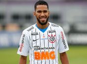 Everaldo pede estreia pelo Corinthians no clássico como presente de aniversário