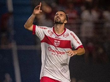 Rafael Longuine fez o 1º gol do CRB  na partida contra o Novorizontino