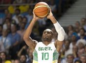 Leandrinho foi dispensado pelo Phoenix Suns em julho (Foto: Divulgação/FIBA)