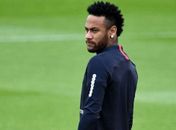 Lenglet, zagueiro do Barcelona, fala sobre permanência de Neymar no PSG: 'enfim acabou'