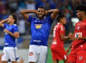 Léo Gamalho decide e CRB vence o Cruzeiro pela Copa do Brasil