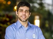 Juninho Pernambucano deixa a Globo e vai ser substituído por Roger Flores na Copa