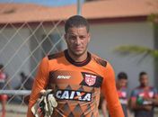 Volta com estilo: goleiro do CRB projeta alcançar marca importante no clube