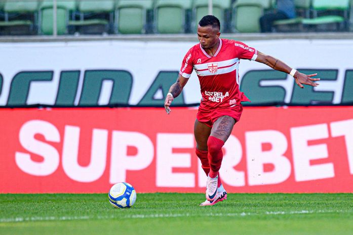 Léo Pereira marcou o gol do CRB