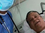 Foto mostra lenda do Boxe quase recuperado da Covid-19 e tranquiliza fãs