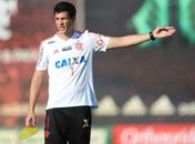 Comentarista detona treinador do Flamengo e afirma que jogador faz 'hora extra no elenco'