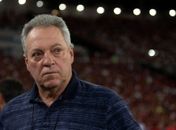 Ainda sem conseguir encaixar elenco do Flamengo, Abel concentra críticas pós-eliminação
