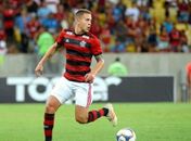 Após exames, Flamengo decide não operar ombro de Piris da Motta