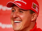 Schumacher está em Paris para tratamento médico sigiloso, diz jornal francês