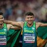 Yohansson comemora medalha com Petrúcio Ferreira