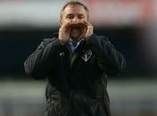 Aguirre admite preocupação após empate: 'Jogando assim será difícil'