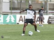 Wescley se coloca à disposição de Enderson Moreira para partida diante do CSA