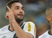 Diante do risco de perder Dourado, Fluminense faz contato por Gilberto, ex-Vasco