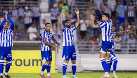 CSA vence a líder Juazeirense e encosta na ponta da Série D