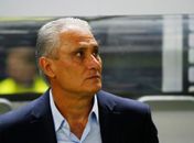 Tite não está mais no clube, mas, ainda sim, aguarda pagamento (Foto: Fabrizio Bensch/Reuters)