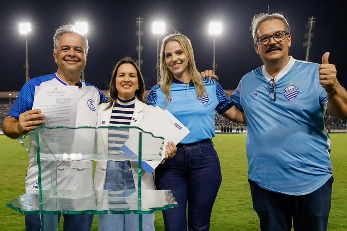 Em clima de festa, Governo de Alagoas assina patrocínio de R$ 2 milhões para o CSA
