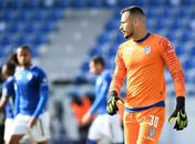 Sem sofrer gol em 7 dos 12 jogos da Liga Pro, goleiro Bruno Brigido comemora momento em Portugal
