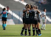 Em casa, Corinthians vence o Flamengo e garante vaga na final do Brasileiro feminino