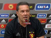 Vanderlei Luxemburgo critica Eduardo Bolsonaro: "um ser humano não pensa assim"