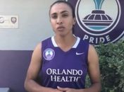 Dos Estados Unidos, jogadora Marta grava vídeo em apoio à greve dos jornalistas