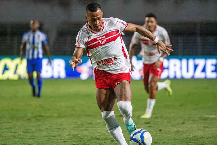 Série B: Em jogo movimentado, CRB perde para o Avaí e volta a se aproximar do Z4