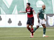 Após polêmicas, partida terminou empatada em 1 a 1 
