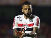 Daniel Alves entra para o coro: "Brasileiro tem que parar nas datas Fifa"