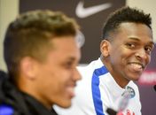 Centroavante não poupou elogios ao jovem armador (Foto: Fernando Dantas/Gazeta Press)