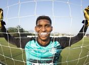 Hugo Neneca revê planos de saída do Flamengo e quer viver presente após estreia no Maracanã
