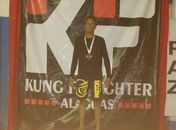 Aos 14 anos, jovem vende doces para realizar sonho de virar lutador de UFC