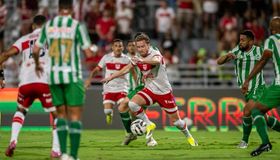 CRB amplia jejum, perde para o Juventude em casa e se afunda na Série B