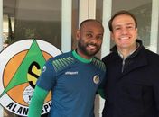 Advogado de Love chega à Turquia e pode tentar negociar acerto com o Flamengo
