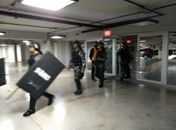 Torcedores do Atlético-PR tentam invadir e jogam bomba na Arena da Baixada