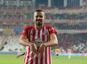 Chico celebra marca importante na Turquia: “Especial”