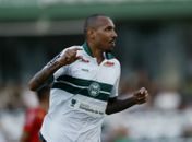CSA anuncia contratação do zagueiro Alan Costa, ex-Coritiba